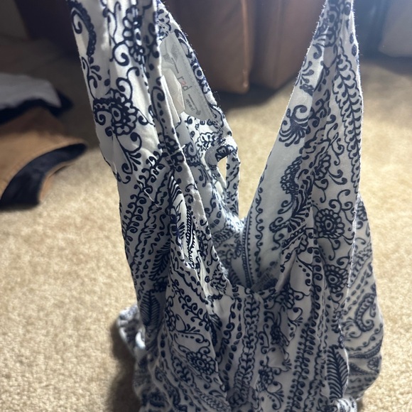 Elegant Navy and White Cold Shoulder Blouse - Picture 7 of 7